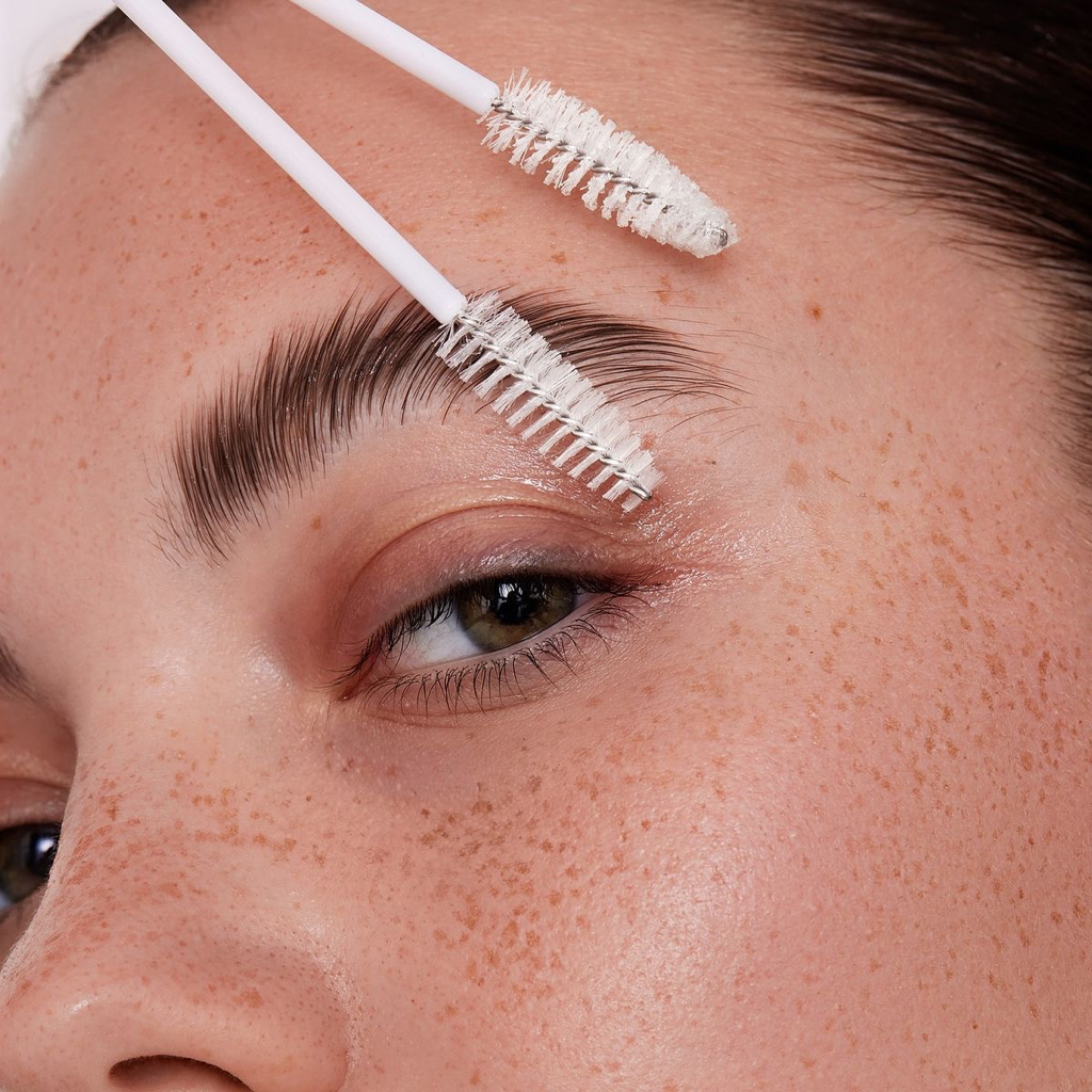 КОМПЛЕКС №4: Коррекция формы (без окрашивания) + депиляция 1 зона + счастье для бровей