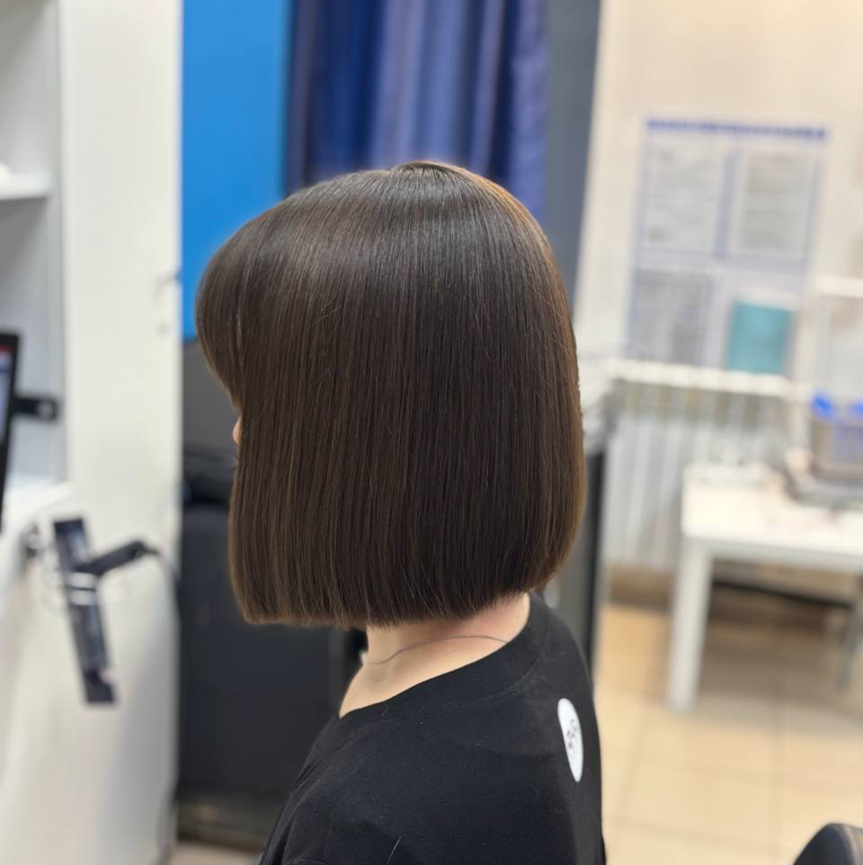 Стрижка средних волос (волосы до плеч)