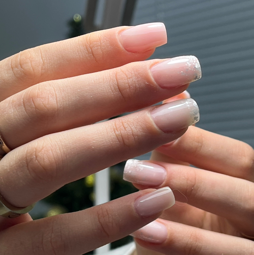 Маникюр с укреплением гелем