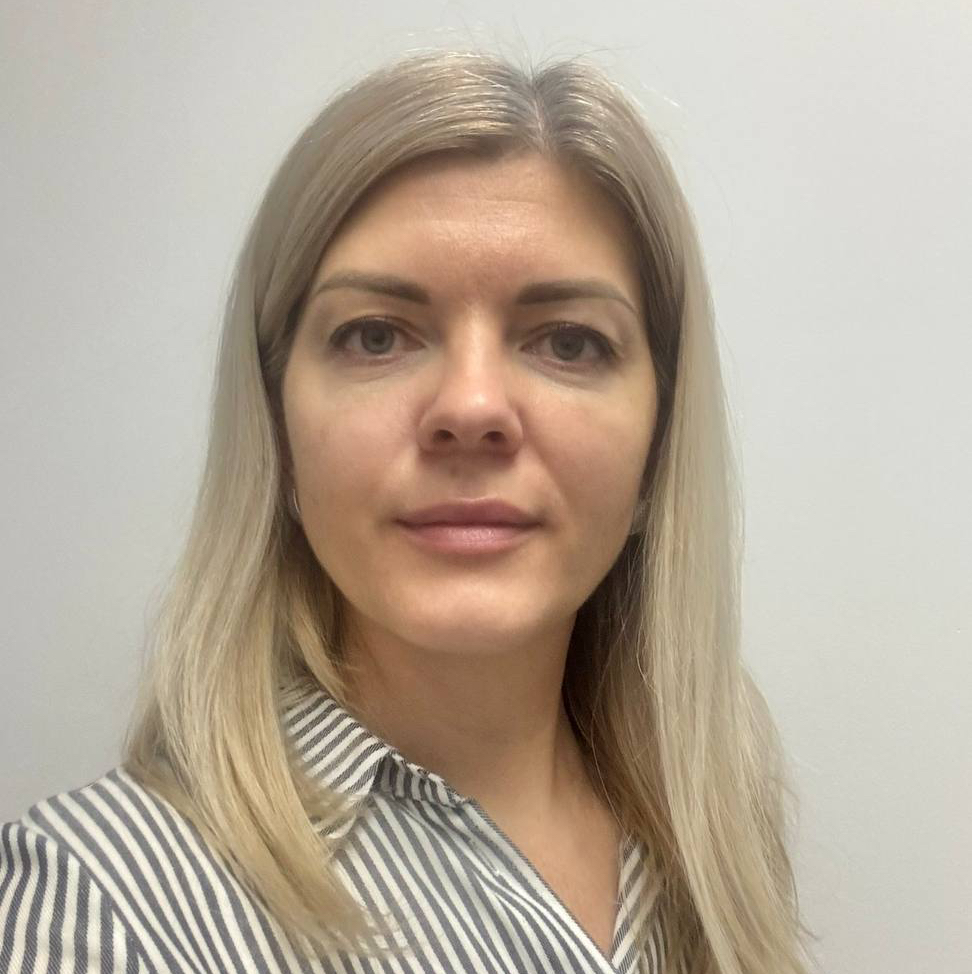 старший мастер ЛЮБОВЬ