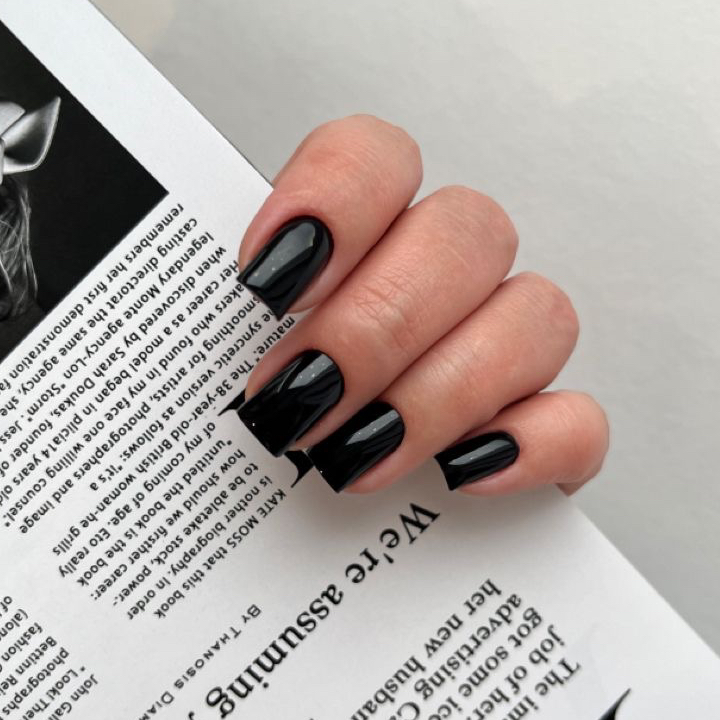Manucure + renforcement au gel + semi-permanent / Манікюр + укріплення гелем + покриття