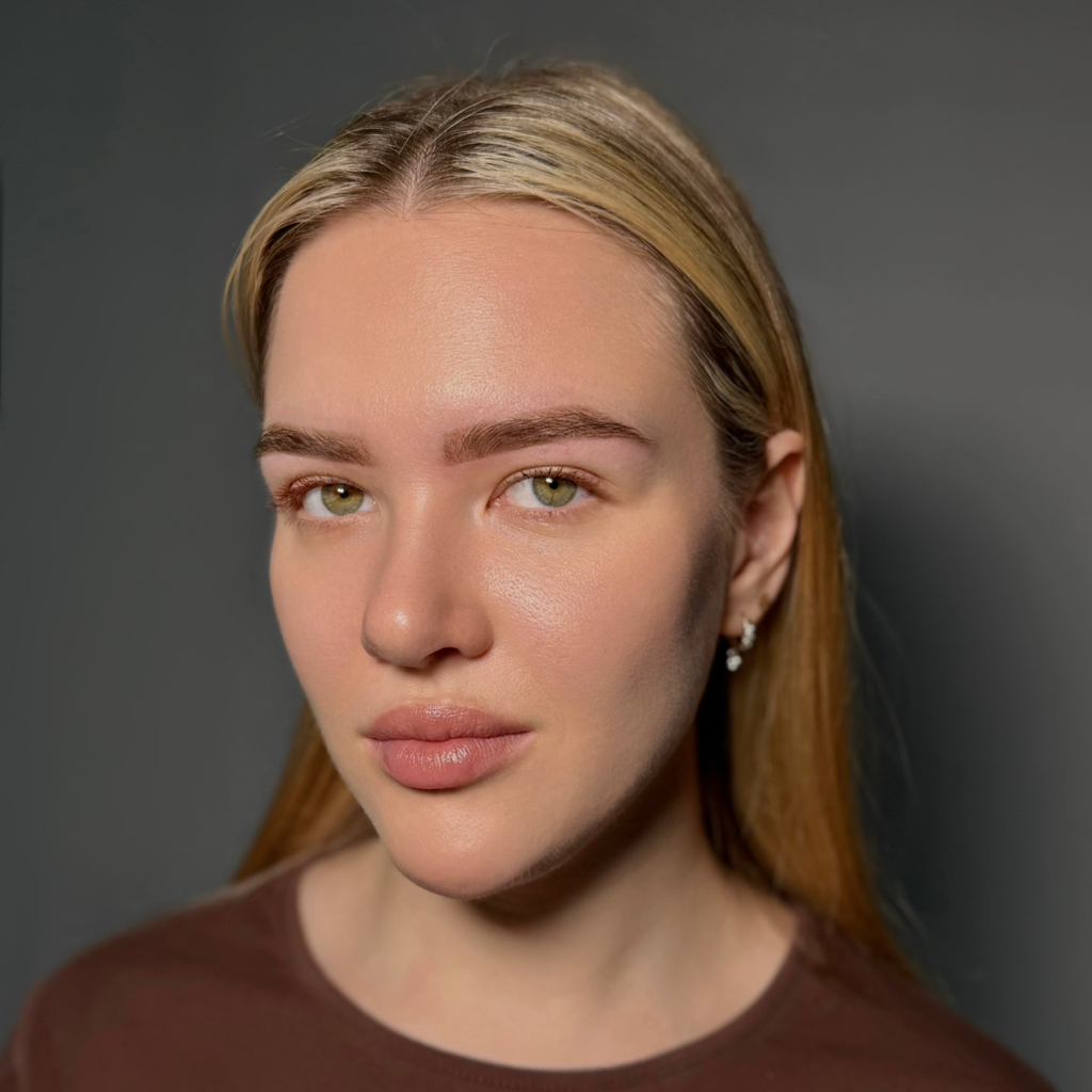 Окрашивание бровей (краской) с коррекцией