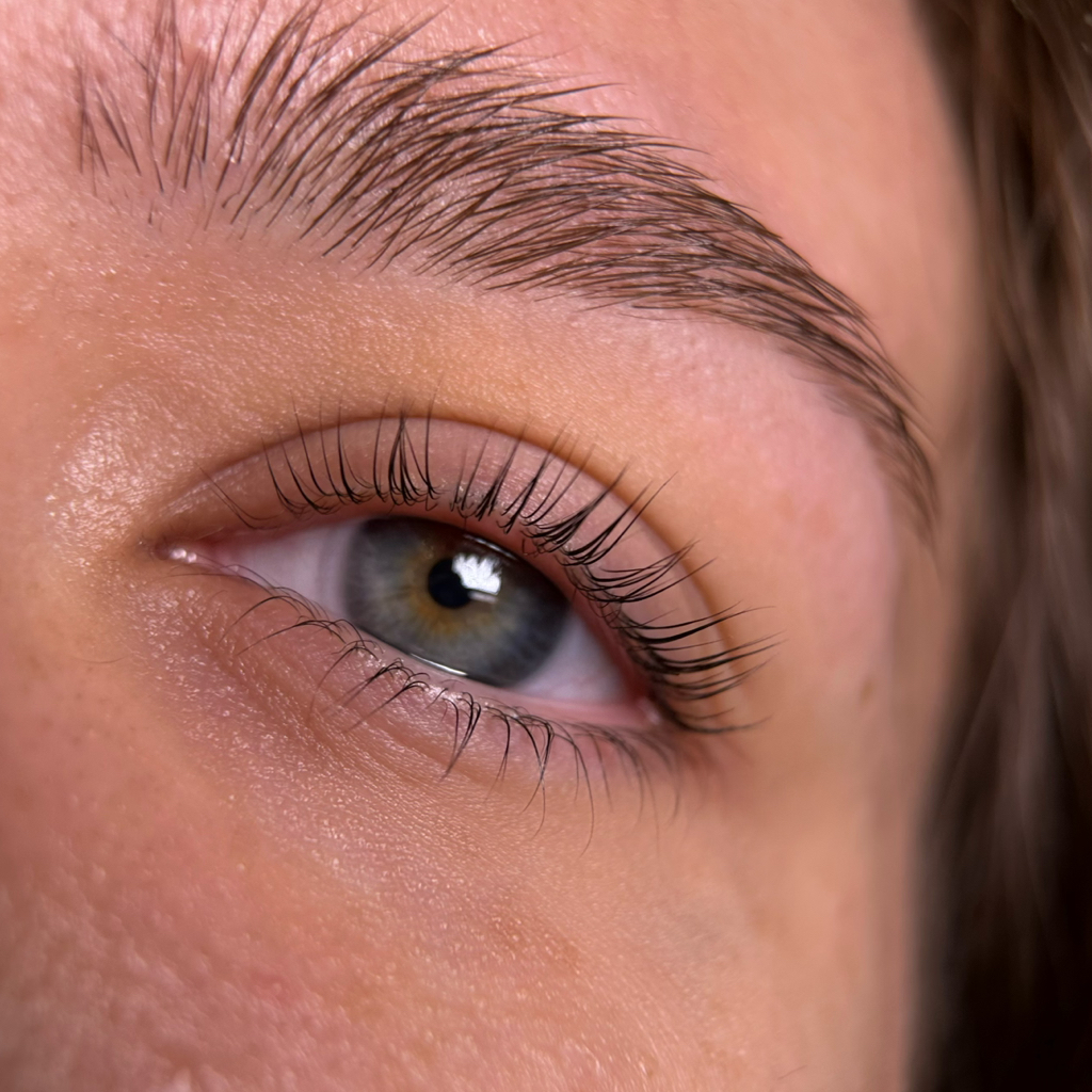 Ламинирование верхних и нижних ресниц