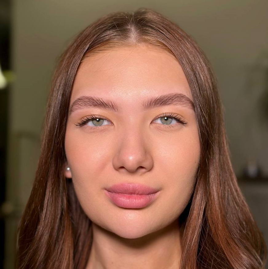 Хочу просто красиво, не знаю, что выбрать (брови)