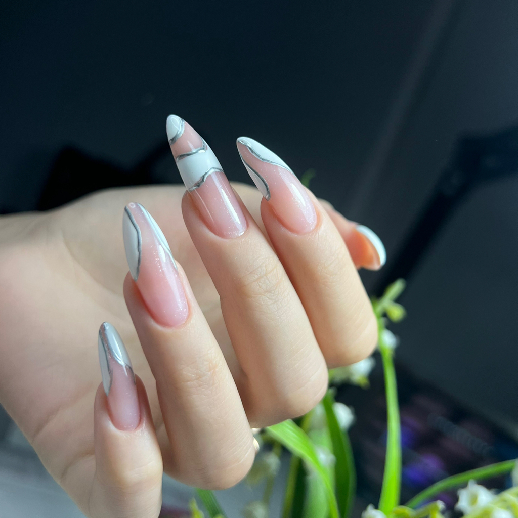 Коррекция наращенных ногтей длина L