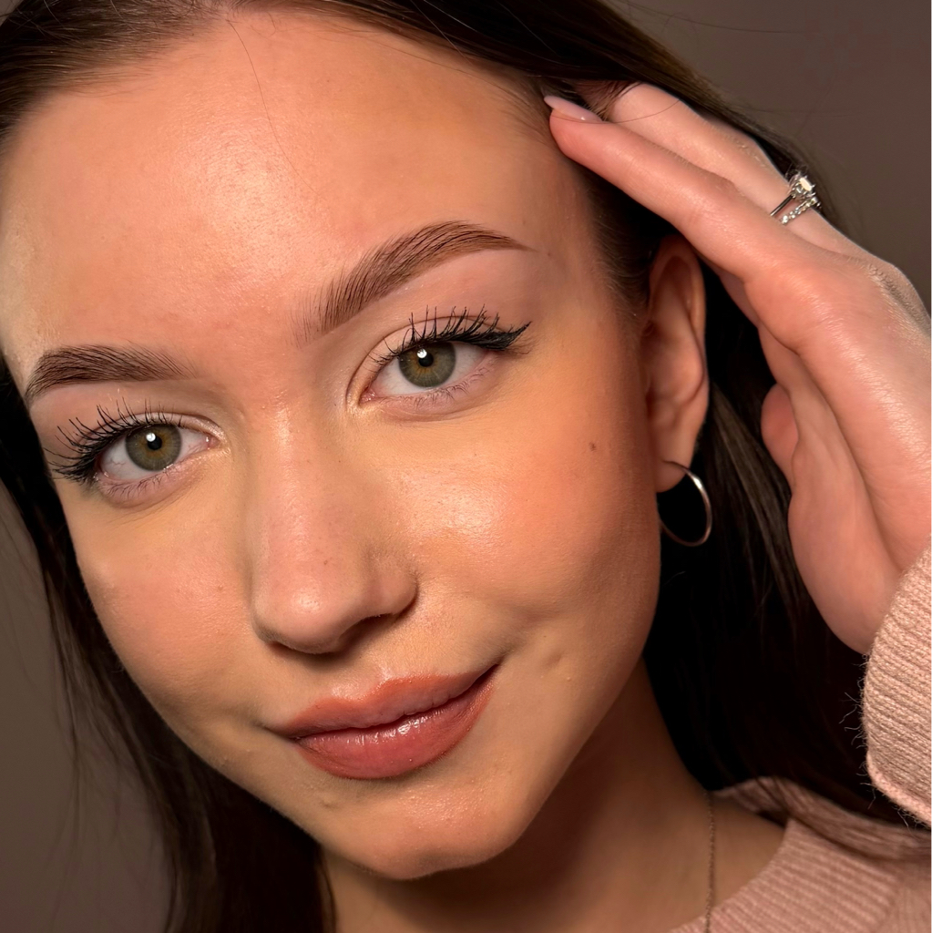 Оформление бровей (коррекция + окрашивание)