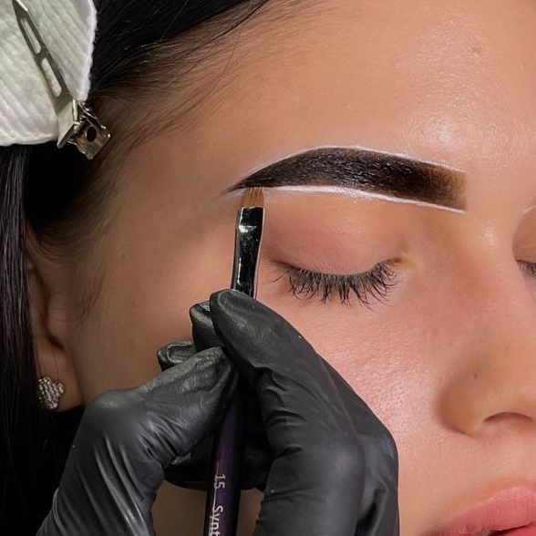 Окрашивание бровей