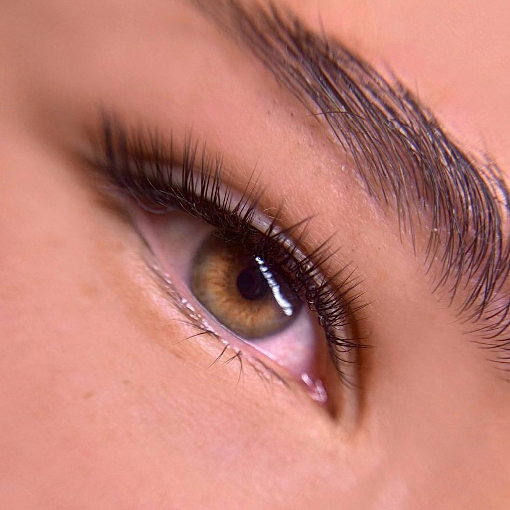Наращивание ресниц, классика