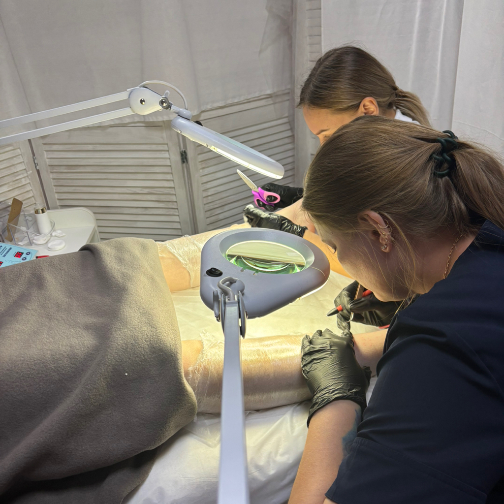 Электроэпиляция В 4 Руки   Для работы в 4 руки-2 мастера-Возможны только Зоны( Руки, Ноги, Подмышки) . Обязательно согласовать запись с руководителем.