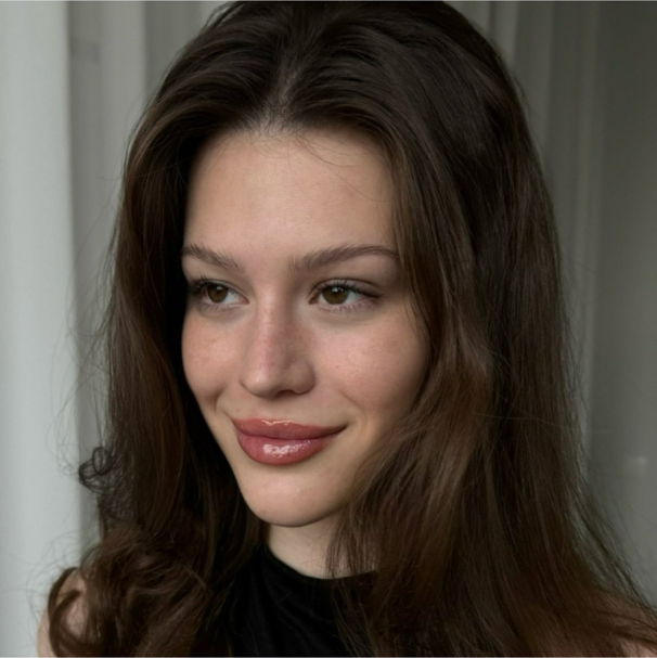 КОМПЛЕКС 1 
 коррекция + окрашивание бровей