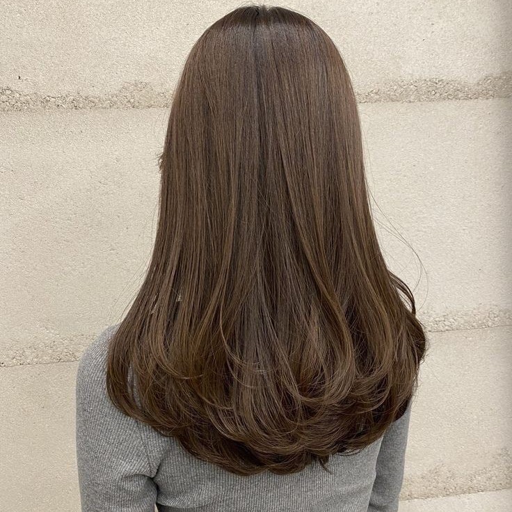 Стрижка женская (средняя длина до лопаток)