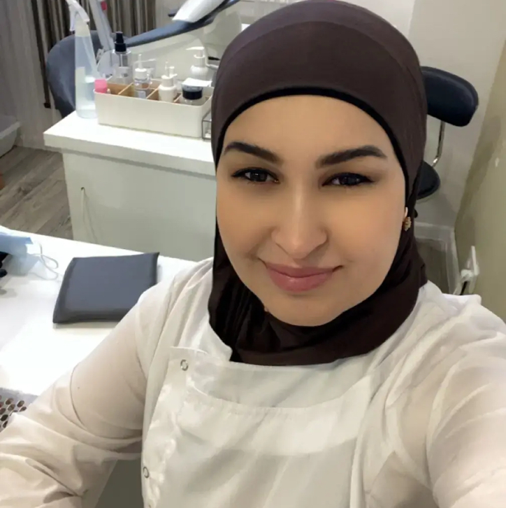 Мастер-маникюра Фароат