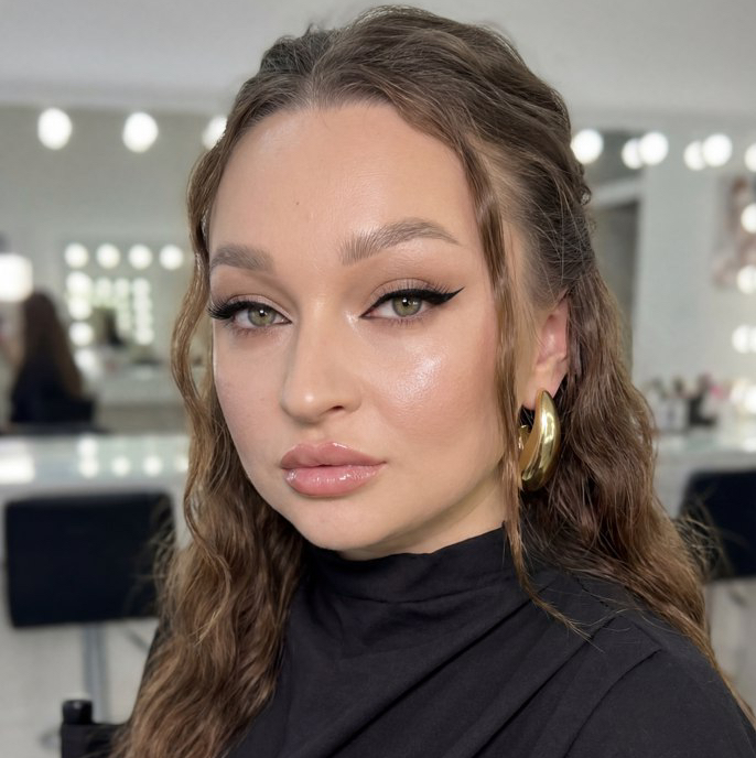 Полина