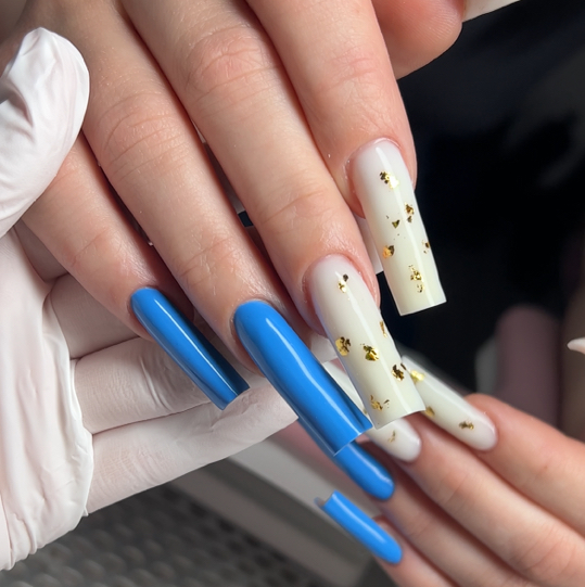 Наращивание ногтей