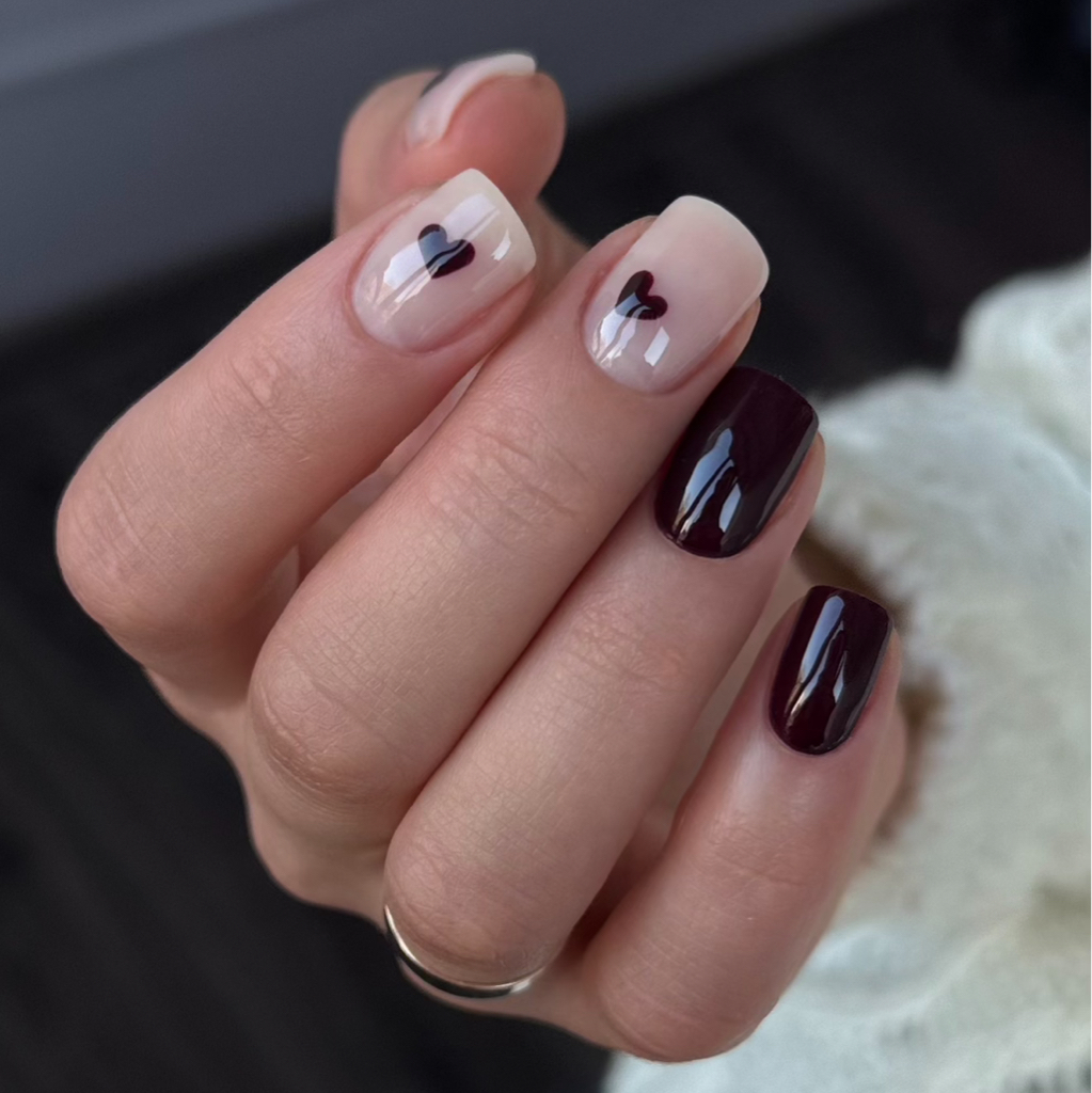 Маникюр с покрытием (небольшая  длина)