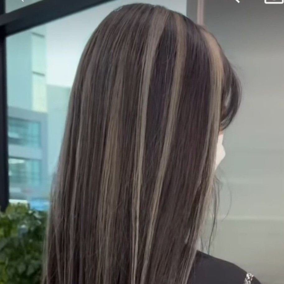 Окрашивание до 4-х прядок с обесцвечиванием