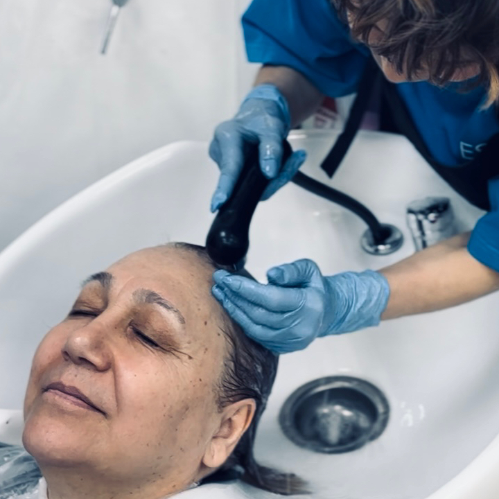 Женкое мытье головы без стрижки с сушкой феном на короткие волосы