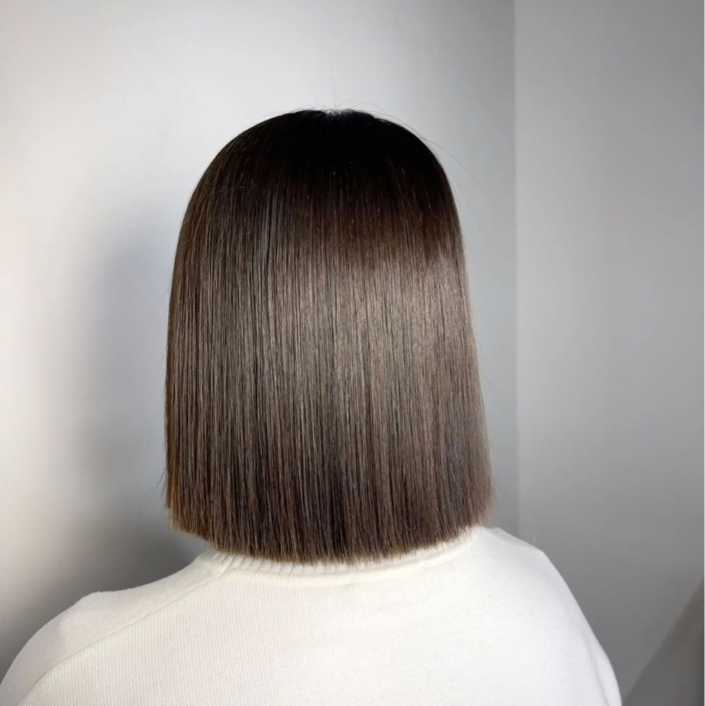 Укладка на утюжок (выпрямление) средняя длина волос