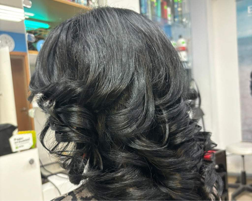 Укладка (локоны) на длинные волосы