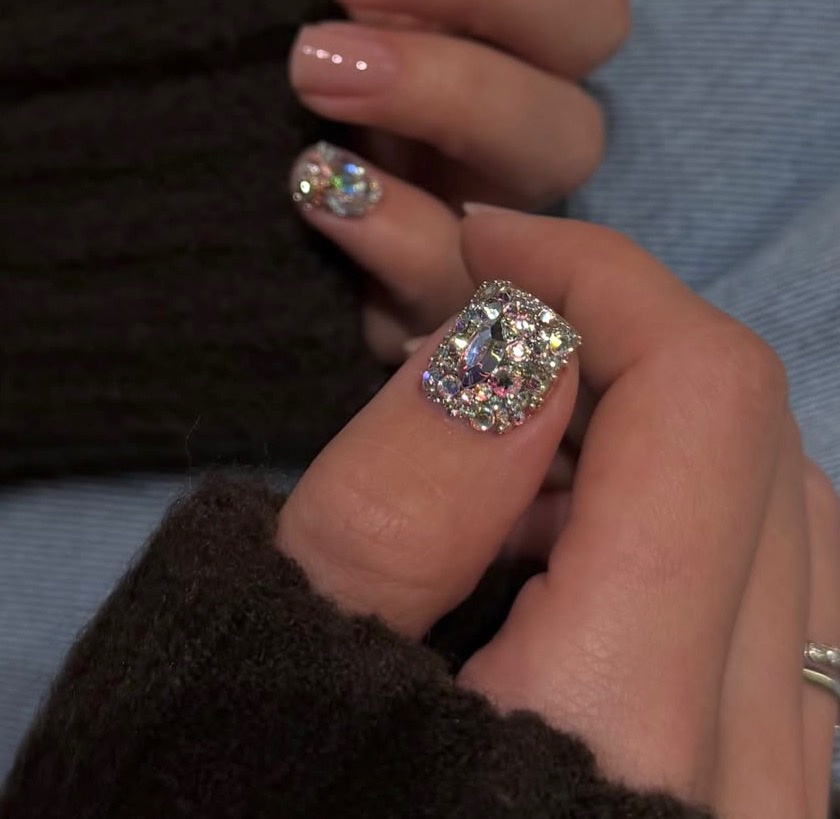 Царь-ноготь 👑
Блеск, который видно из космоса ✨