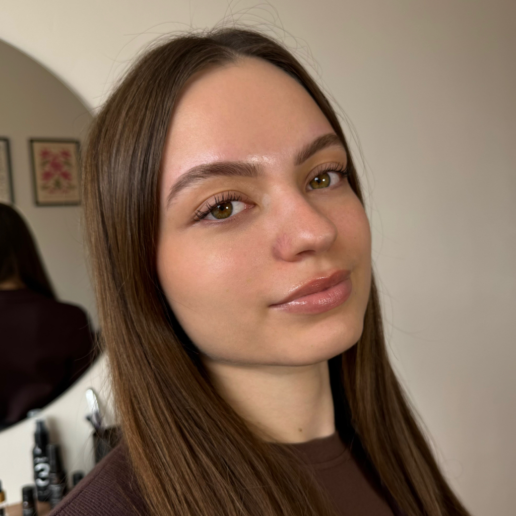 Окрашивание + коррекция бровей