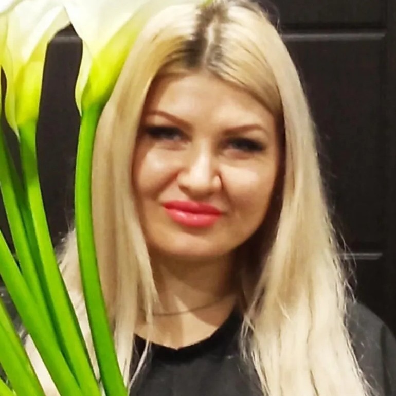 Комиссаренко Анжела