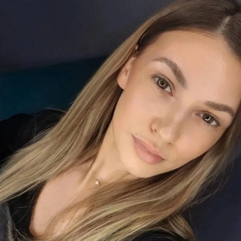 Полина