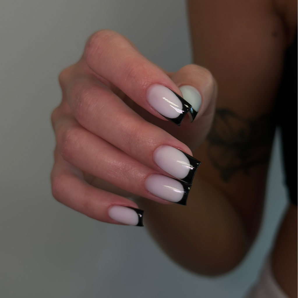 Маникюр + покрытие и укрепление 💅🏼