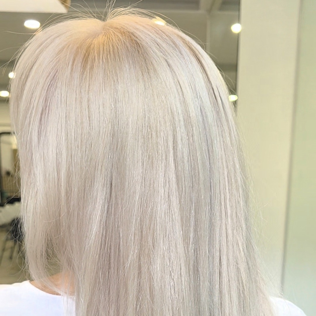 Обесцвечивание Total Blond (S)