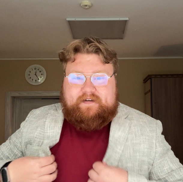 Александр Валов