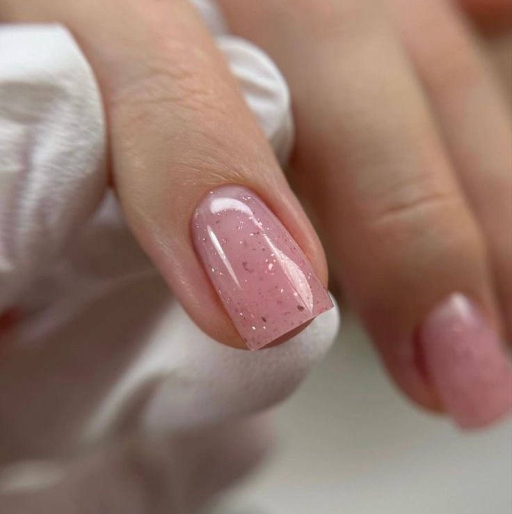 НОВЫМ КЛИЕНТОМ ❤️  1890₽ на первый видит 💅  Маникюр + укрепление ногтей ( однотонное покрытие)