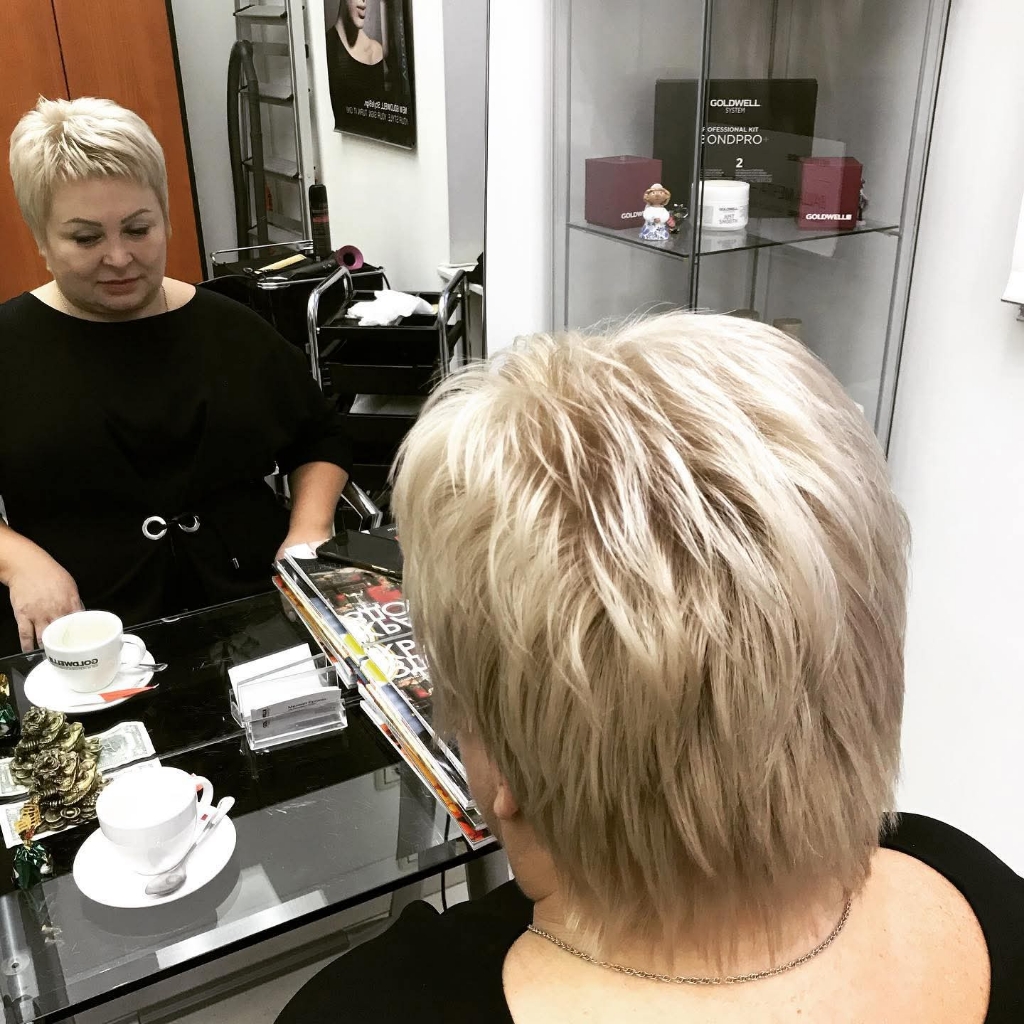 Мелирование + стрижка GOLDWELL ( короткие волосы )