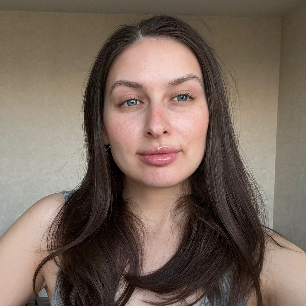 Карина Довгань
