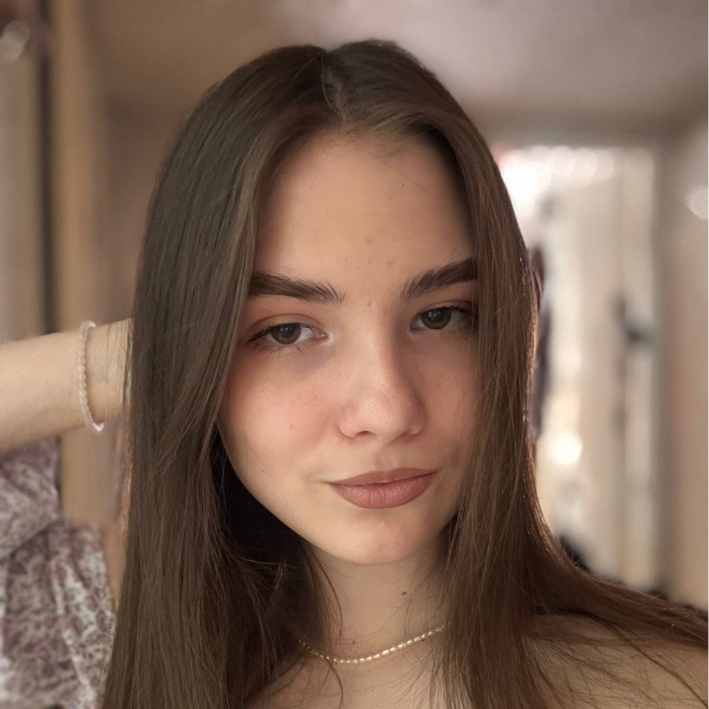 Дмитриевна Алина