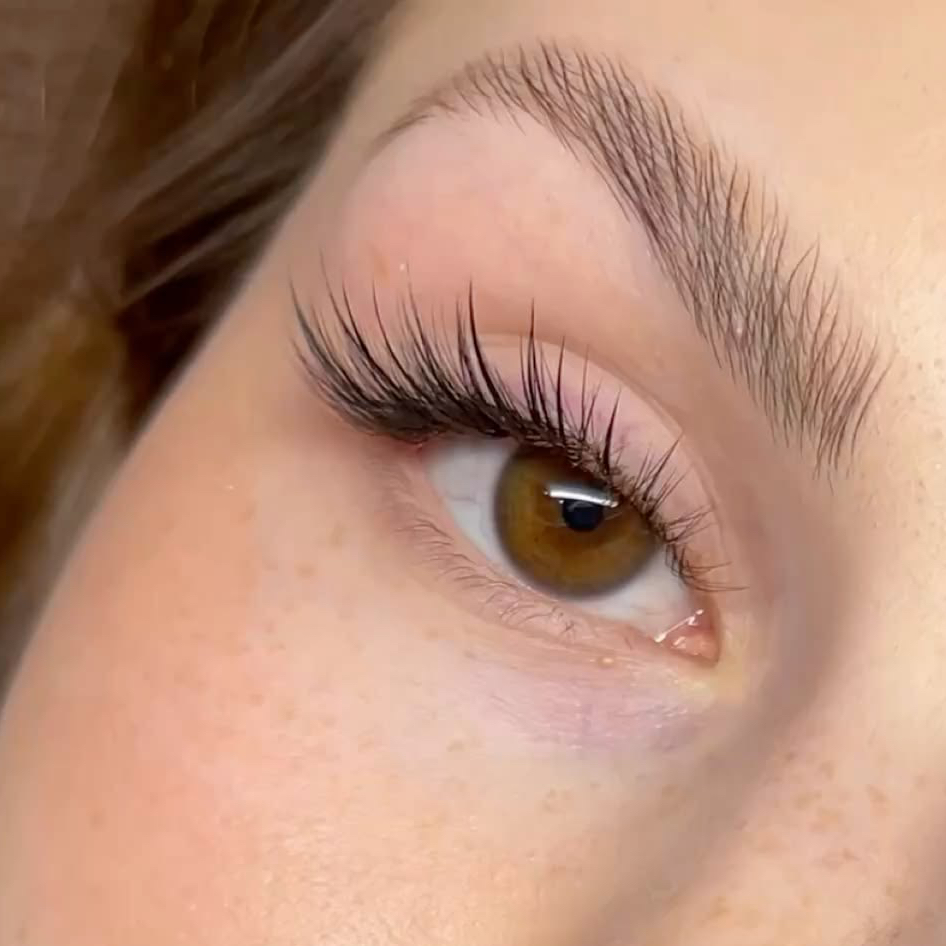 Эффект «Slavic lashes»